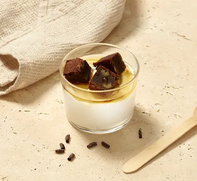 Fromage Blanc Brownie Macadamia